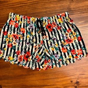 Scalloped Edge Pajama Shorts